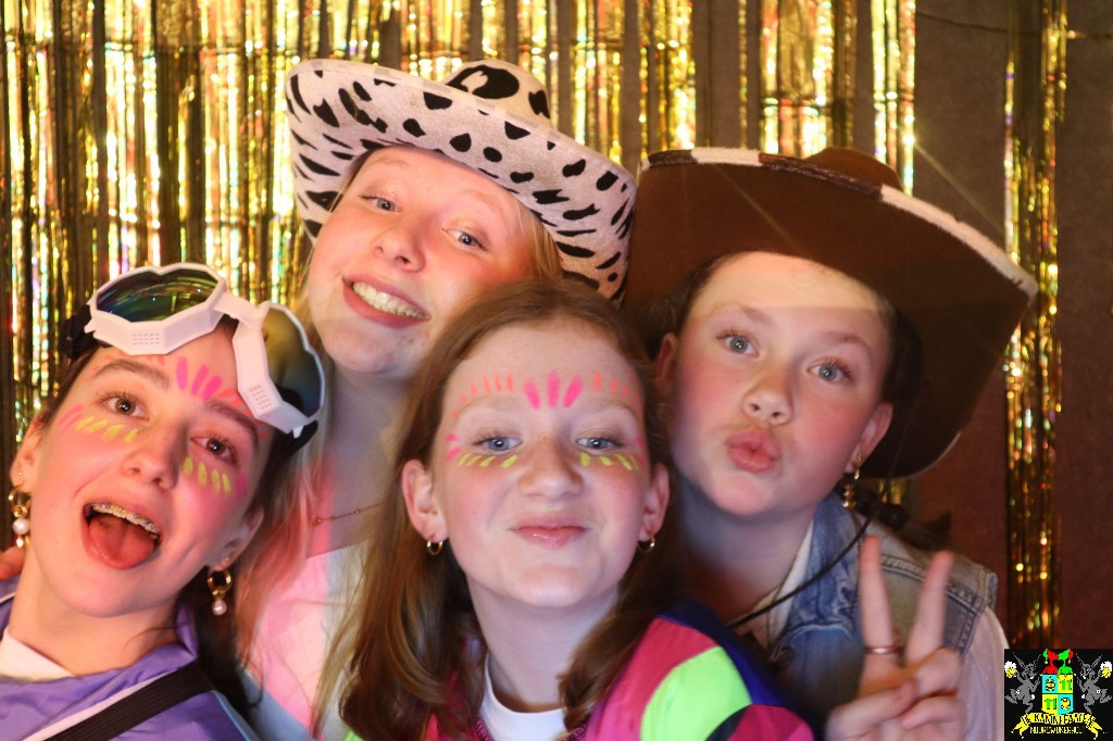 ../Images/Jeugd Opwarmbal Photobooth 392.jpg